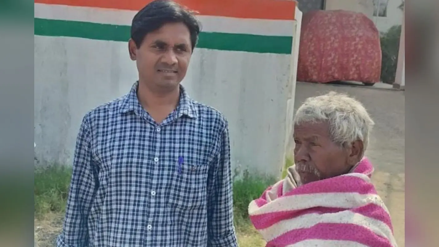 बिहार से लापता बुजुर्ग पलामू में चढ़ा भीड़ के हत्थे, जनप्रतिनिधियों की सतर्कता से बची जान