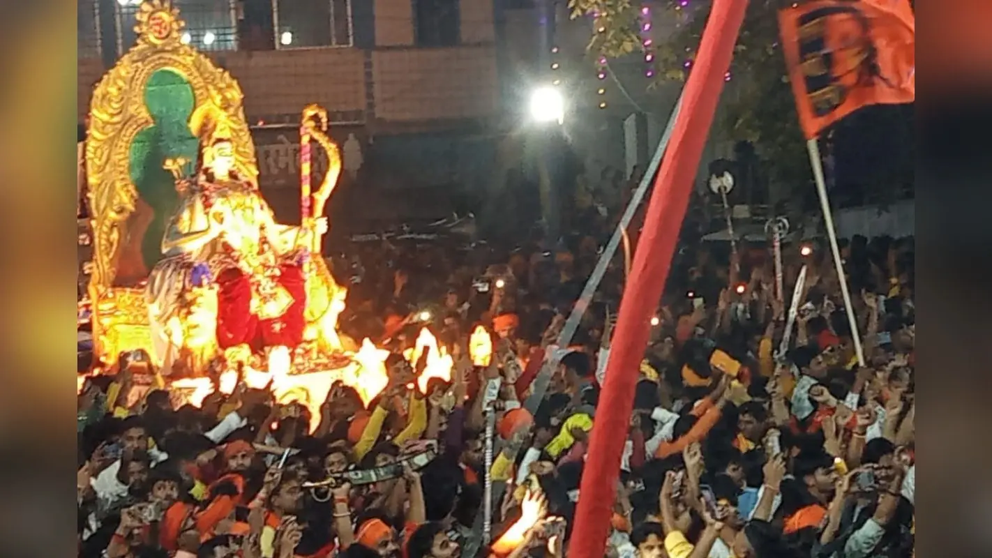 Garhwa: भक्ति और शौर्य का संगम, जय श्रीराम के उद्घोष से गूंजी गढ़वा की गलियां