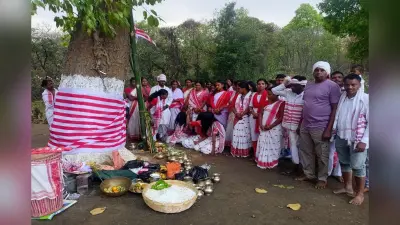 रामगढ़ के जारा टोला और पारे बस्ती में मनाया गया सरहुल पर्व, सुख-समृद्धि की कामना की