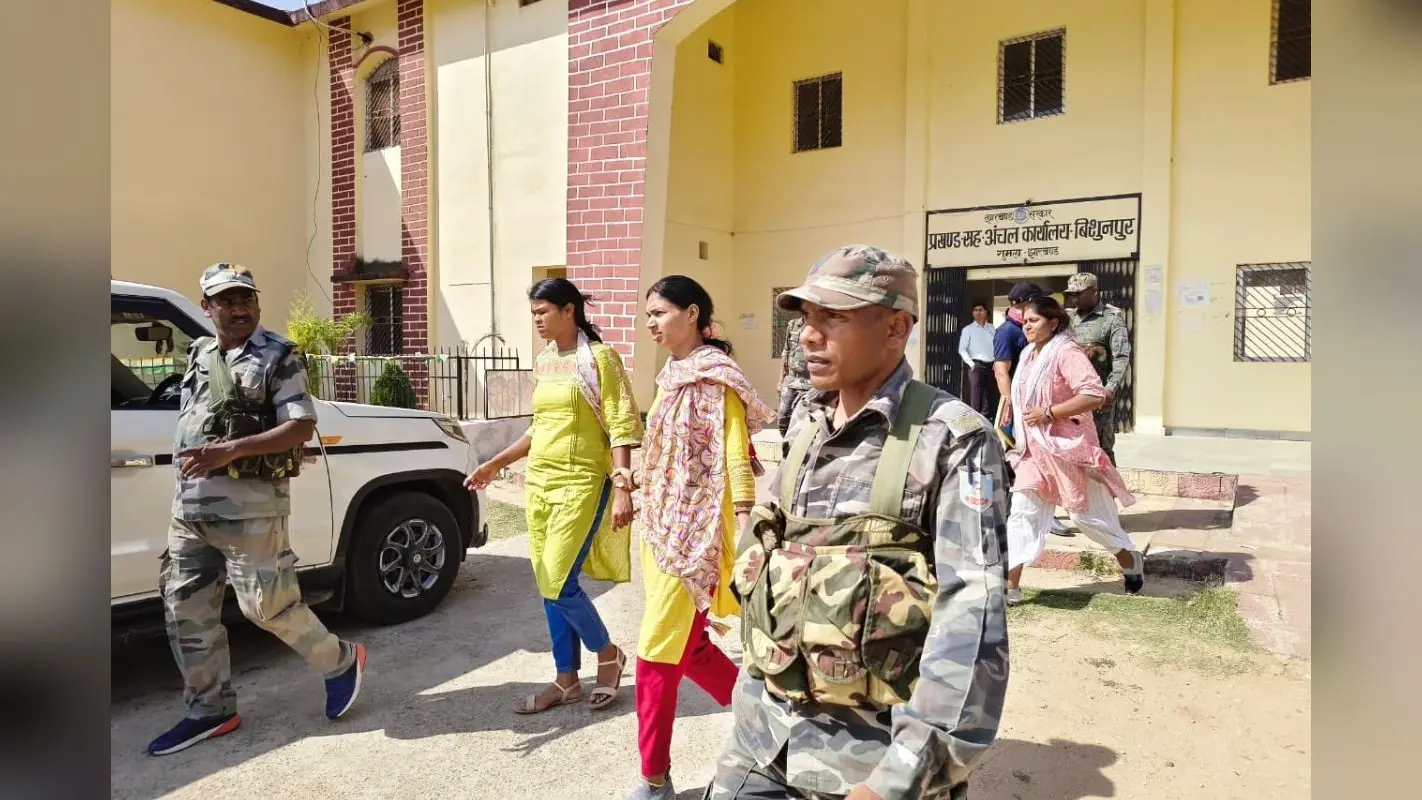 रंगे हाथ धर ली गईं मैडम: रांची ACB ने घूसखोर पंचायत सचिव को गुमला में दबोचा, 2026 की छठी बड़ी कार्रवाई