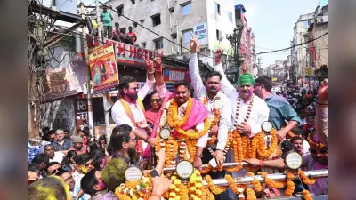 Deoghar: अबीर-गुलाल संग निकली आभार यात्रा, मेयर रवि राउत ने जताया जनता का आभार