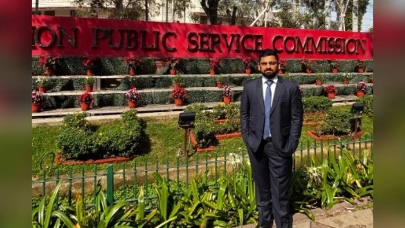 रैंक 100, मार्क्स 1000, दिन में जॉब रात में पढ़ाई करके सात्विक देवता UPSC पास
