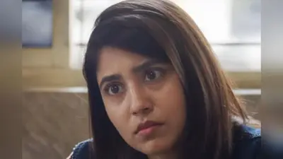 Mirzapur में सीधी-साधी ‘गोलू गुप्ता’ से ‘गोलू दीदी’ बनने तक के सफर पर श्वेता त्रिपाठी ने तोड़ी चुप्पी, बोलीं- बहुत शुक्रगुजार हूं