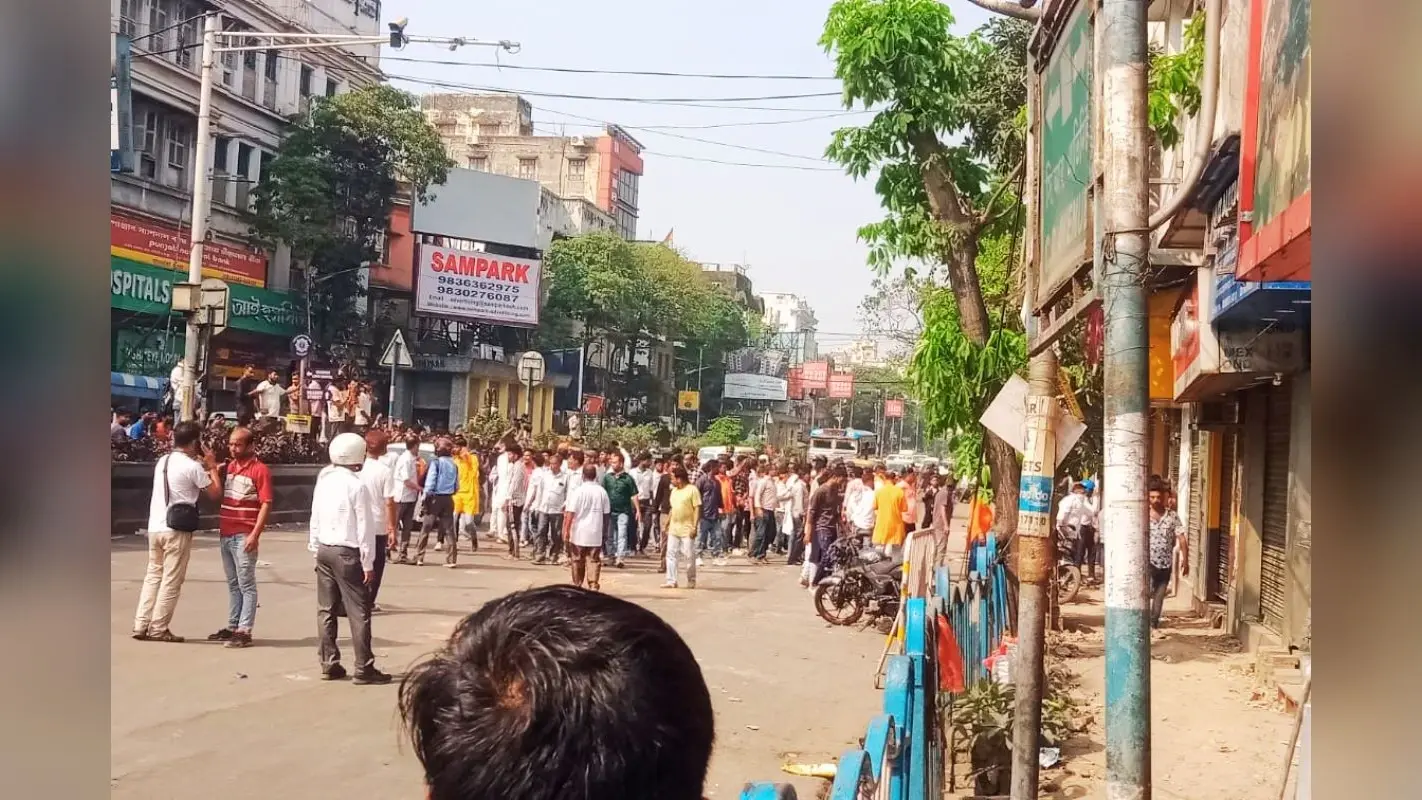 प्रधानमंत्री नरेंद्र मोदी की रैली से पहले कोलकाता में बवाल, BJP-TMC की भिड़ंत से रणक्षेत्र में तब्दील हुआ गिरीश पार्क