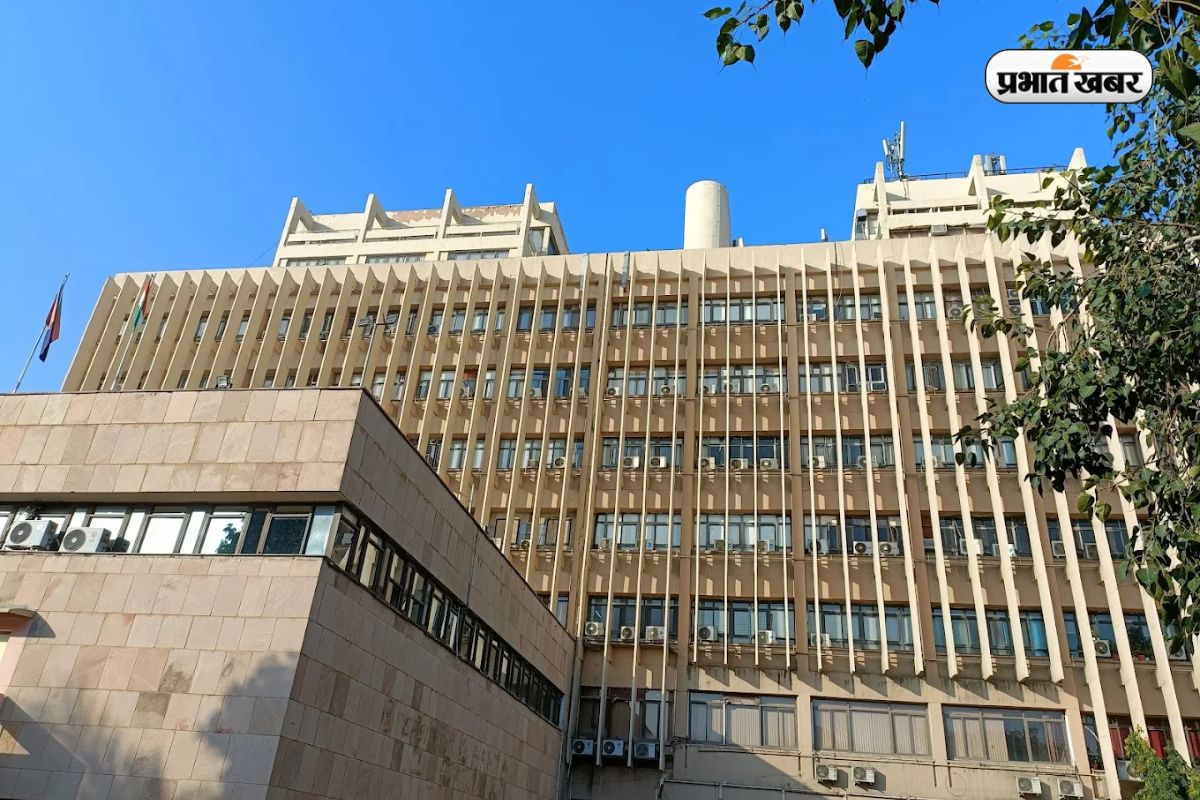 ऑफिस में बनना है स्मार्ट? IIT Delhi के इस कोर्स से बनाएं अपनी CV मजबूत