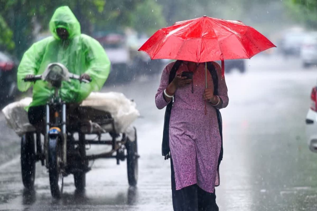 बिहार के 6 जिलों में ओले गिरने और तेज आंधी-बारिश का ऑरेंज अलर्ट, 50 Kmph की रफ्तार से चलेगी हवा