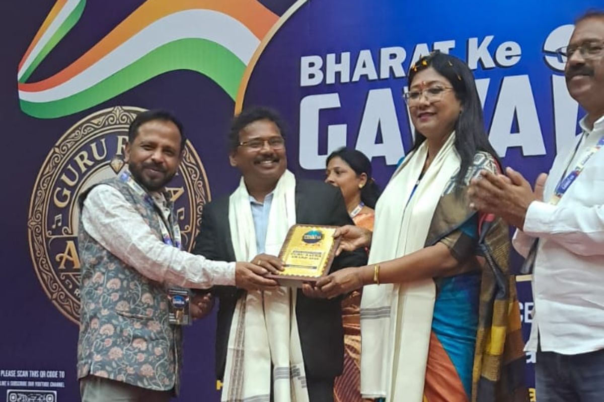 झारखंडी लोक कला का गौरव बढ़ा: गायक डॉ लक्ष्मीकांत नारायण बड़ाईक को ‘गुरु रत्न सम्मान’