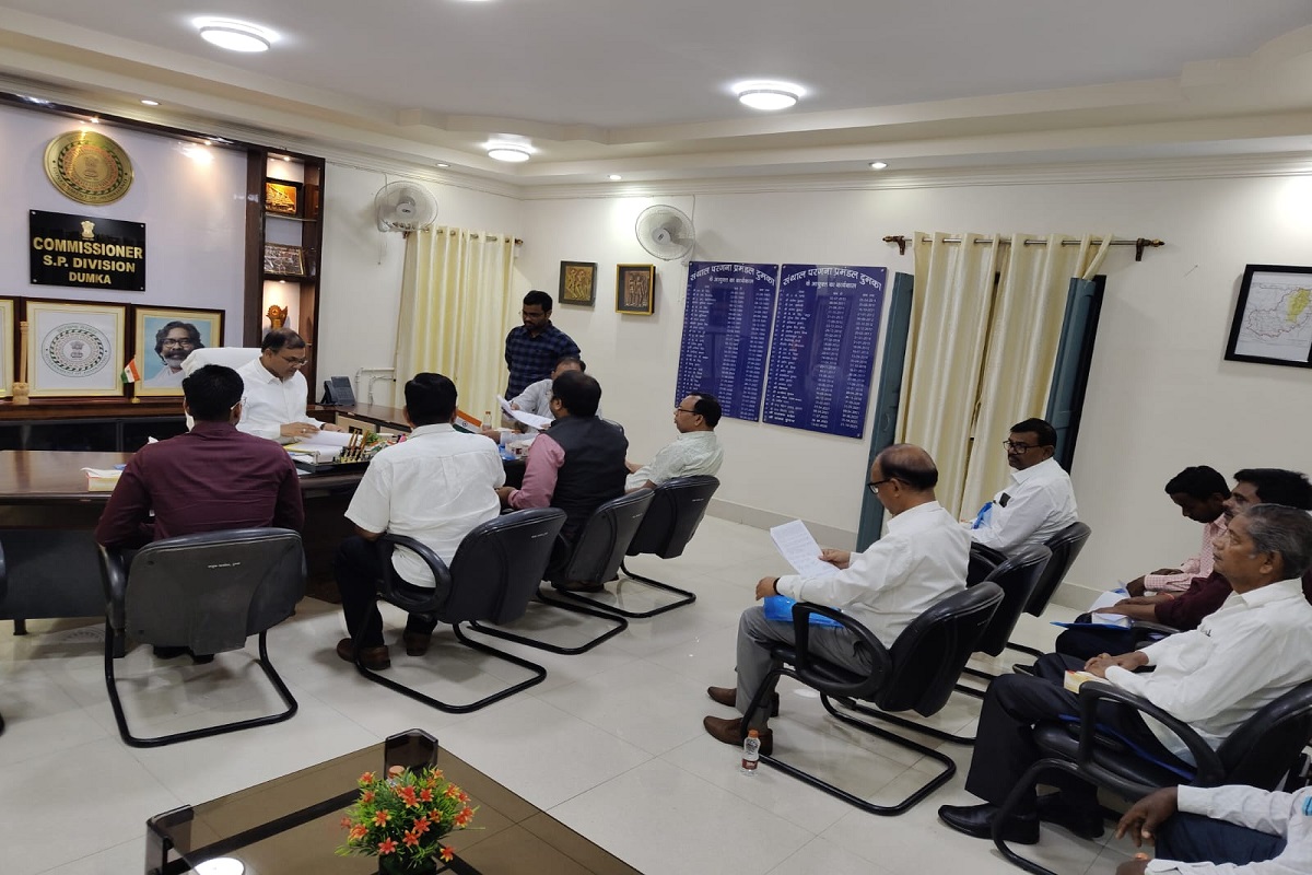 दुमका में केंदू पत्ती तोड़ने वालों को बड़ी राहत, बढ़ी हुई दर से मिलेगा ज्यादा भुगतान
