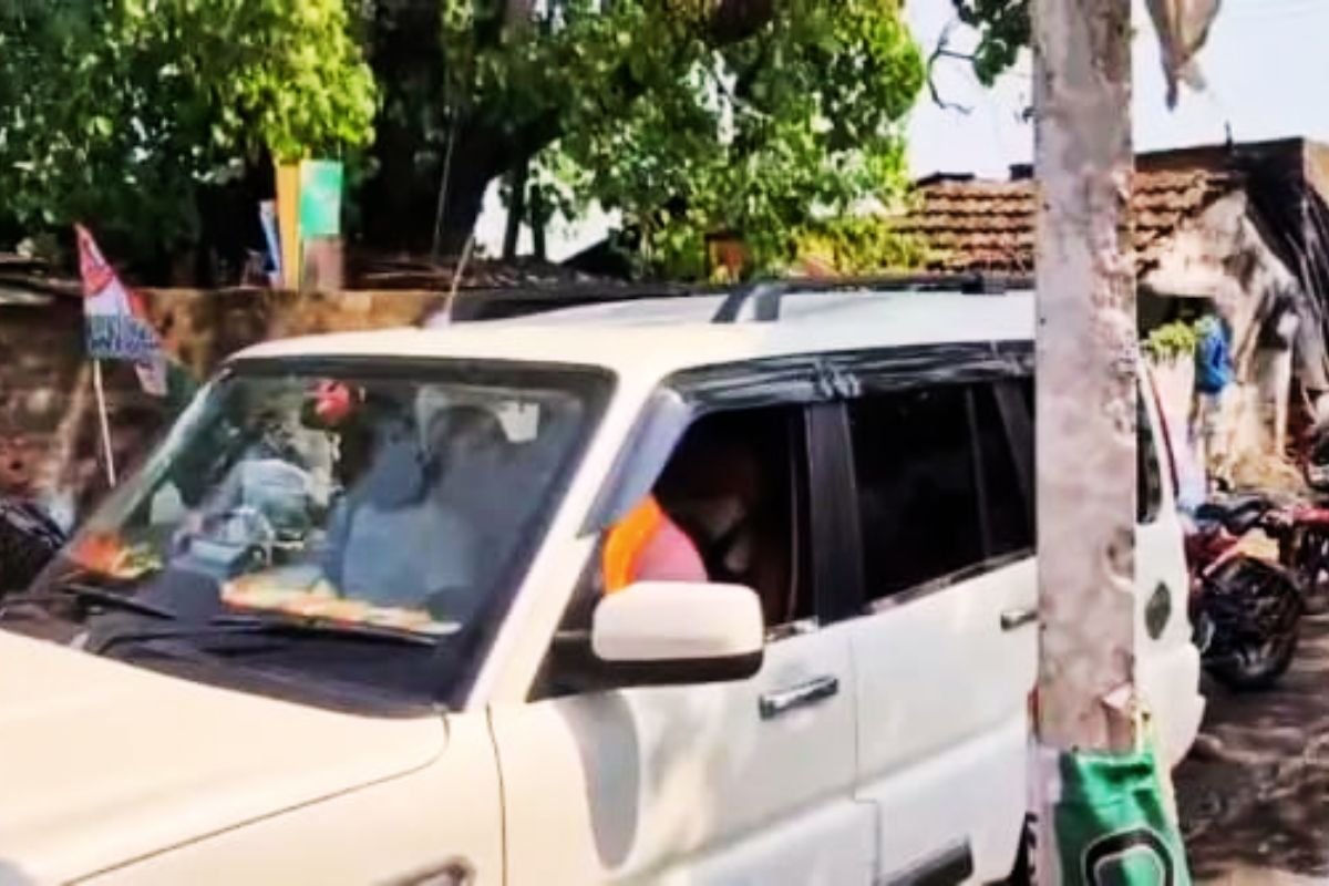 दुर्गापुर में चुनावी ‘महाभारत’, भाजपा उम्मीदवार लखन घोरुई को देखते ही लगे ‘गो बैक’ के नारे