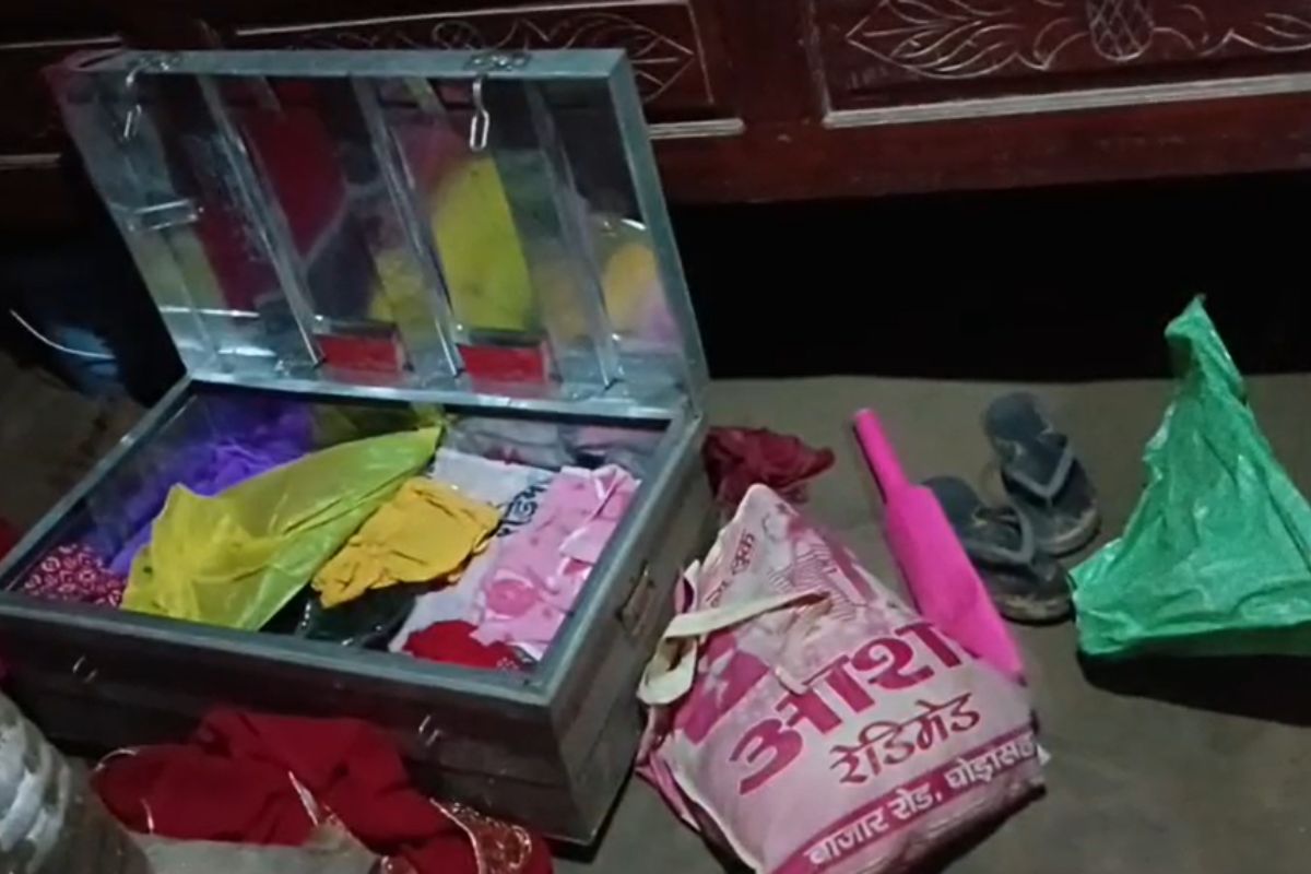बिहार में 23 महीने के मासूम की गर्दन पर चाकू रख की डकैती, मां ने डरकर दे दी अलमारी की चाबियां