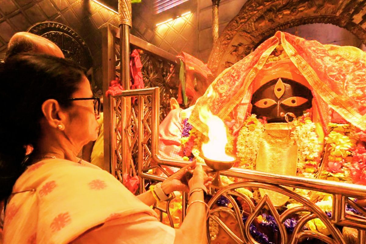 पोइला बोइसाख पर ममता बनर्जी की अपील- ‘दिल्ली के जमींदारों’ को दें मुंहतोड़ जवाब, वोट की चोट से भाजपा को हरायें