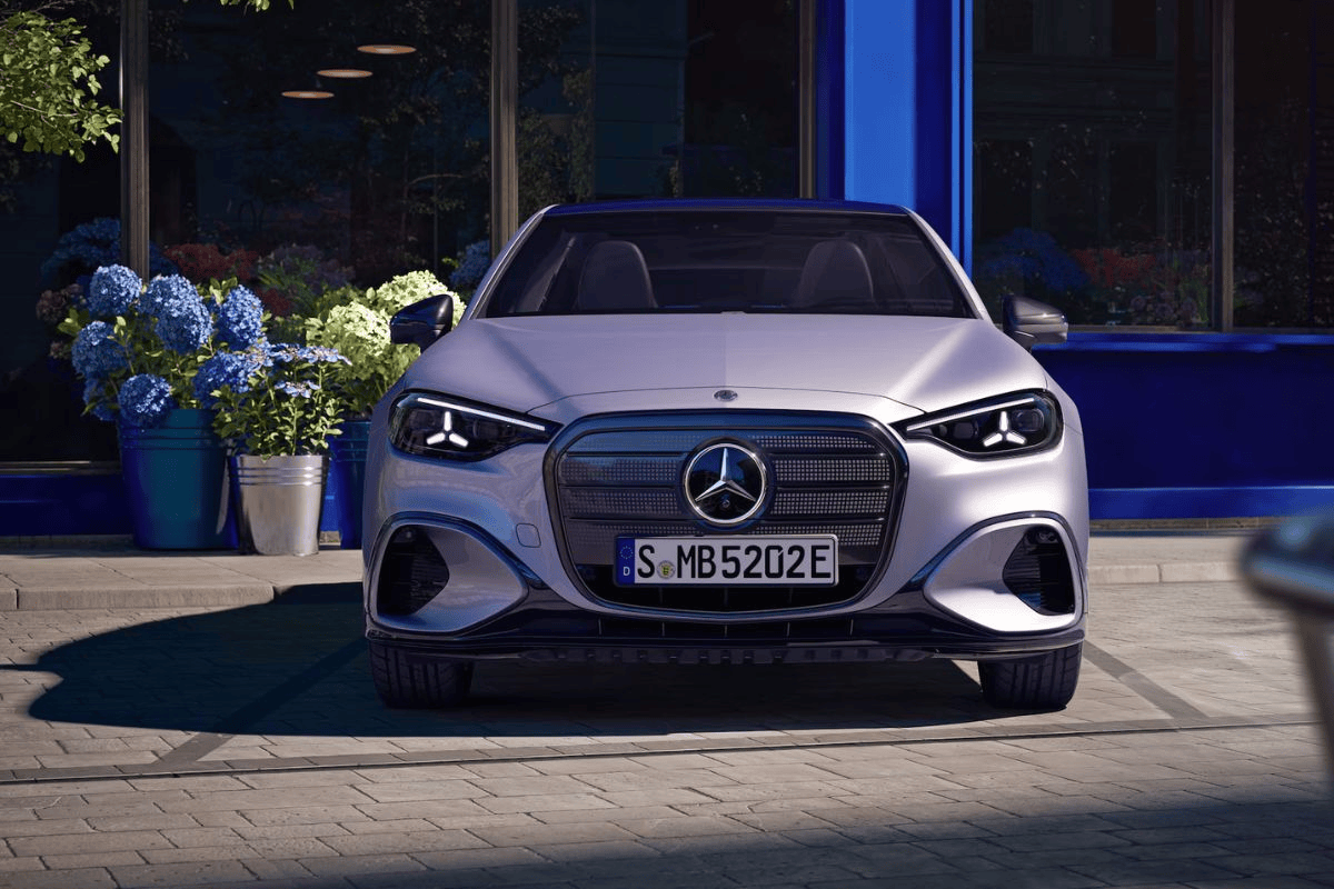 Mercedes-Benz की नयी इलेक्ट्रिक सेडान, 4 सेकंड में पकड़ेगी 100kmph की रफ्तार