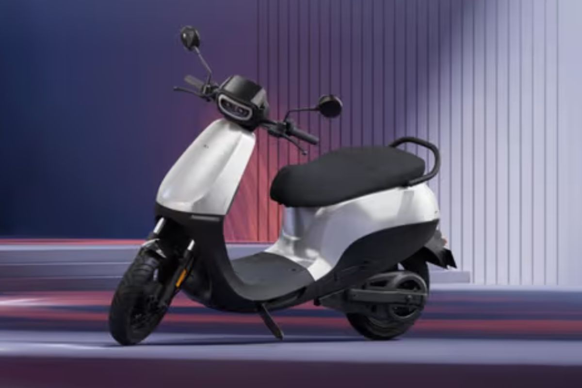₹1.30 लाख में Ola का नया इलेक्ट्रिक स्कूटर लॉन्च, मिलेगी 125 Kmph स्पीड और 320Km रेंज