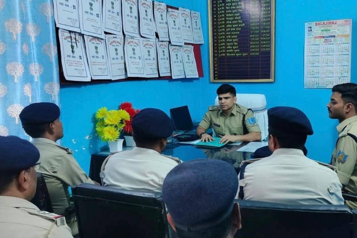 रामगढ़ पुलिस का ‘डेली टारगेट’ प्लान: SP ने 5 थानों का किया निरीक्षण, अब हर दिन मिलेगा ‘टास्क ऑफ द डे’