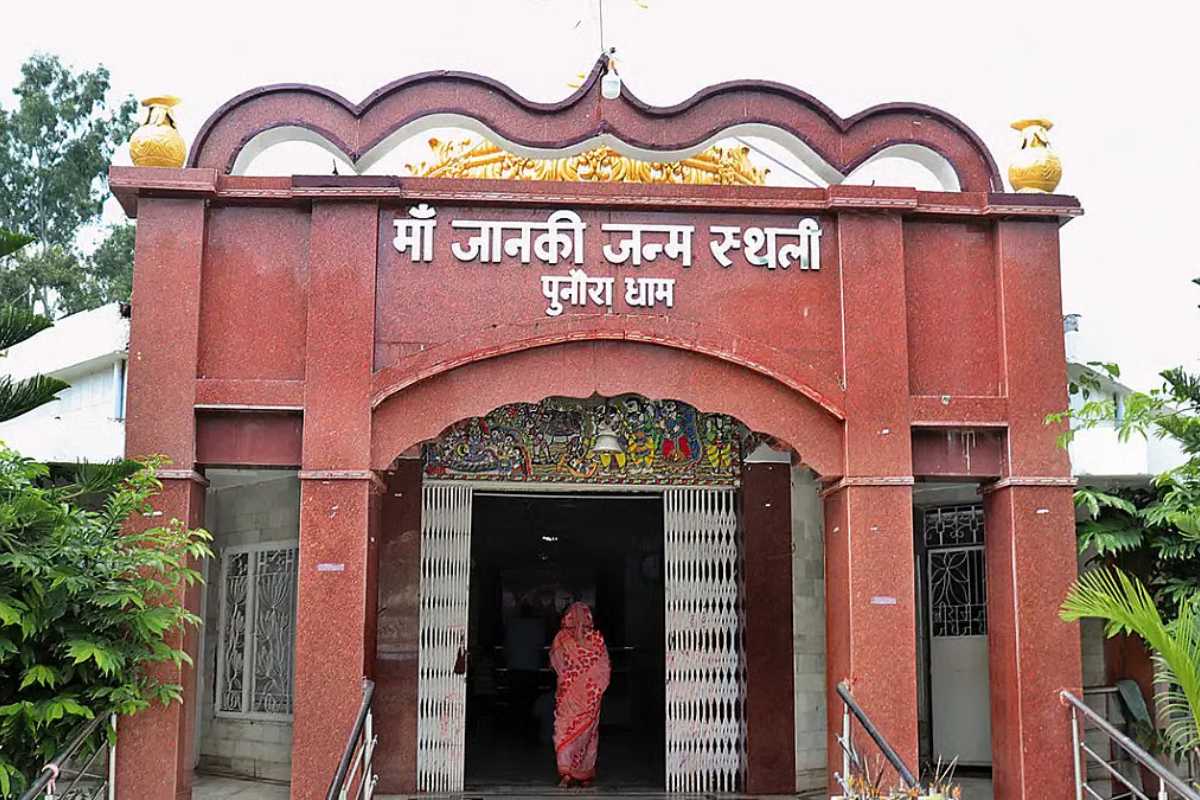 सीतामढ़ी: पुनौरा धाम में जगद्गुरु रामभद्राचार्य की रामकथा, उमड़ा जनसैलाब