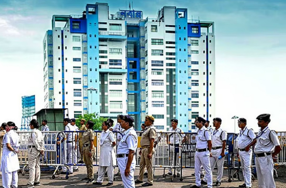 बंगाल चुनाव: बेल या पैरोल पर कितने लोग हैं जेल से बाहर, चुनाव आयोग ने मांगी स्टेटस रिपोर्ट