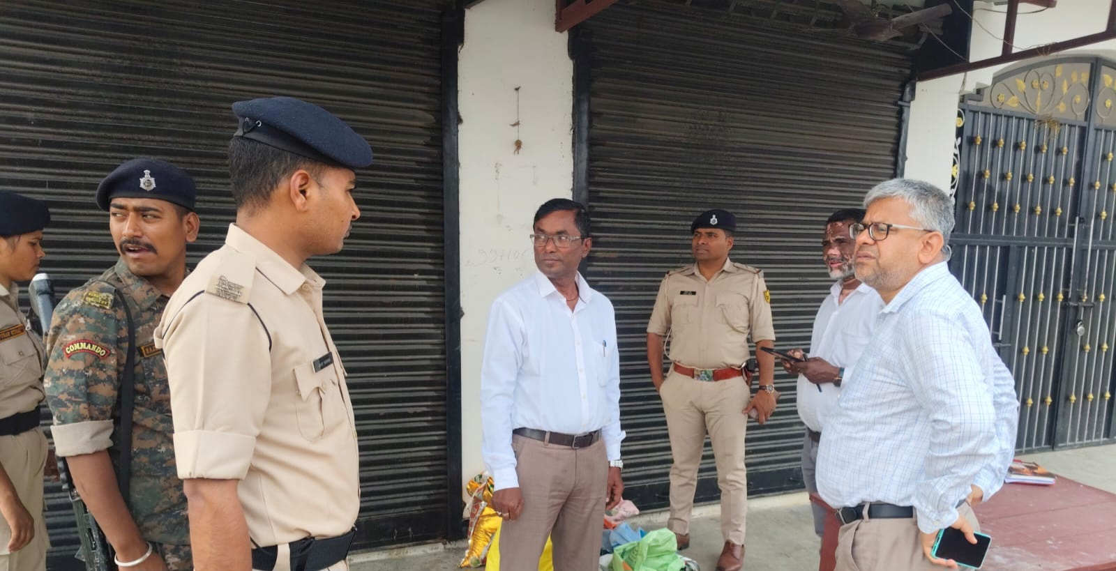 उर्वरक दुकानों पर बीडीओ का औचक छापा