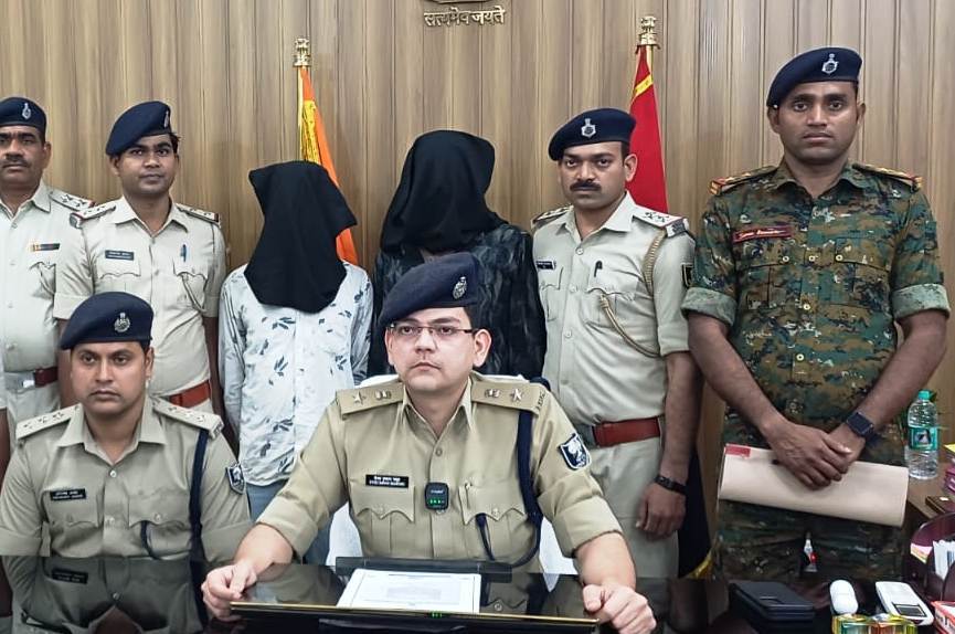 खेत में बने झोपड़ी में बन रहा था मौत का सामान, कर्नल व अभिमन्यु गिरफ्तार