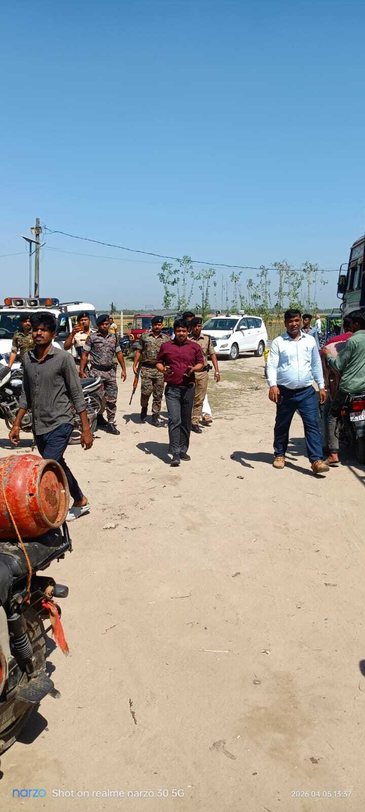 गैस गोदाम का डीएम ने किया निरीक्षण, होम डिलेवरी किये जाने का दिया सख्त निर्देश