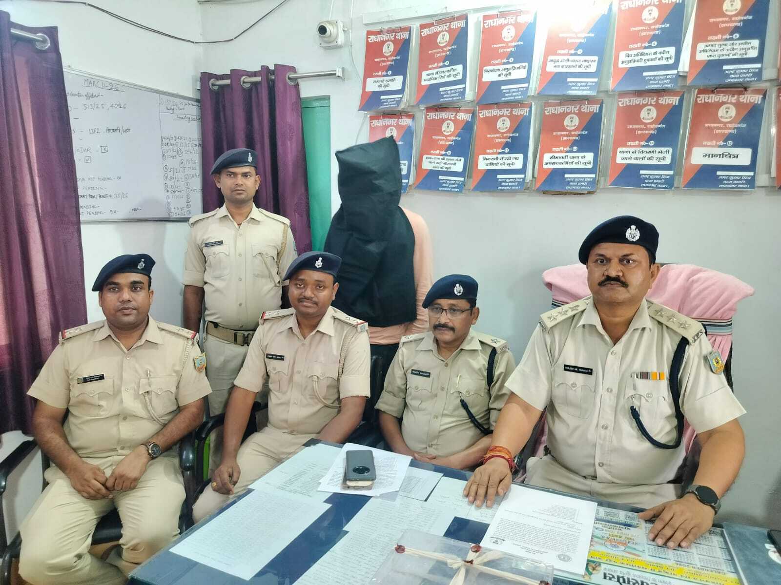 पति ने गला काटकर गंगा में फेंक दिया था शव