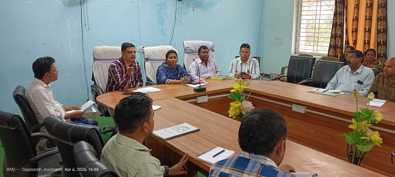 निर्वाचन कार्यों में लापरवाही बरतने पर बीएलओ और सुपरवाइजर को शोकॉज