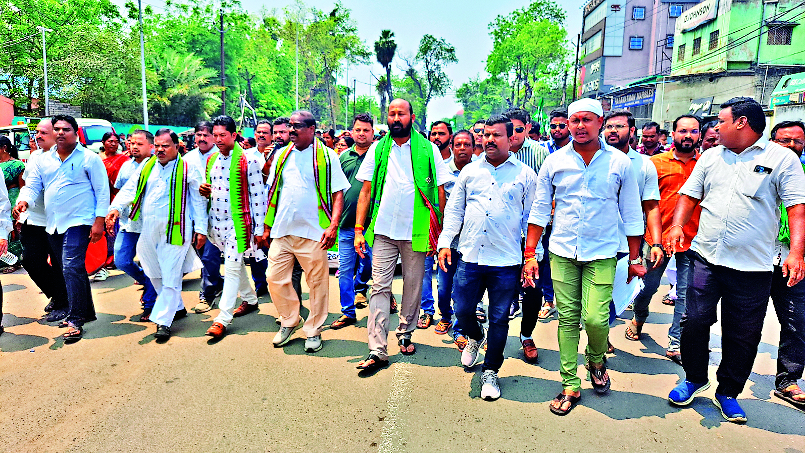 Sambalpur News: बीजद ने अनुगूल एसपी कार्यालय घेरा, दोषी अधिकारियों पर कार्रवाई की मांग