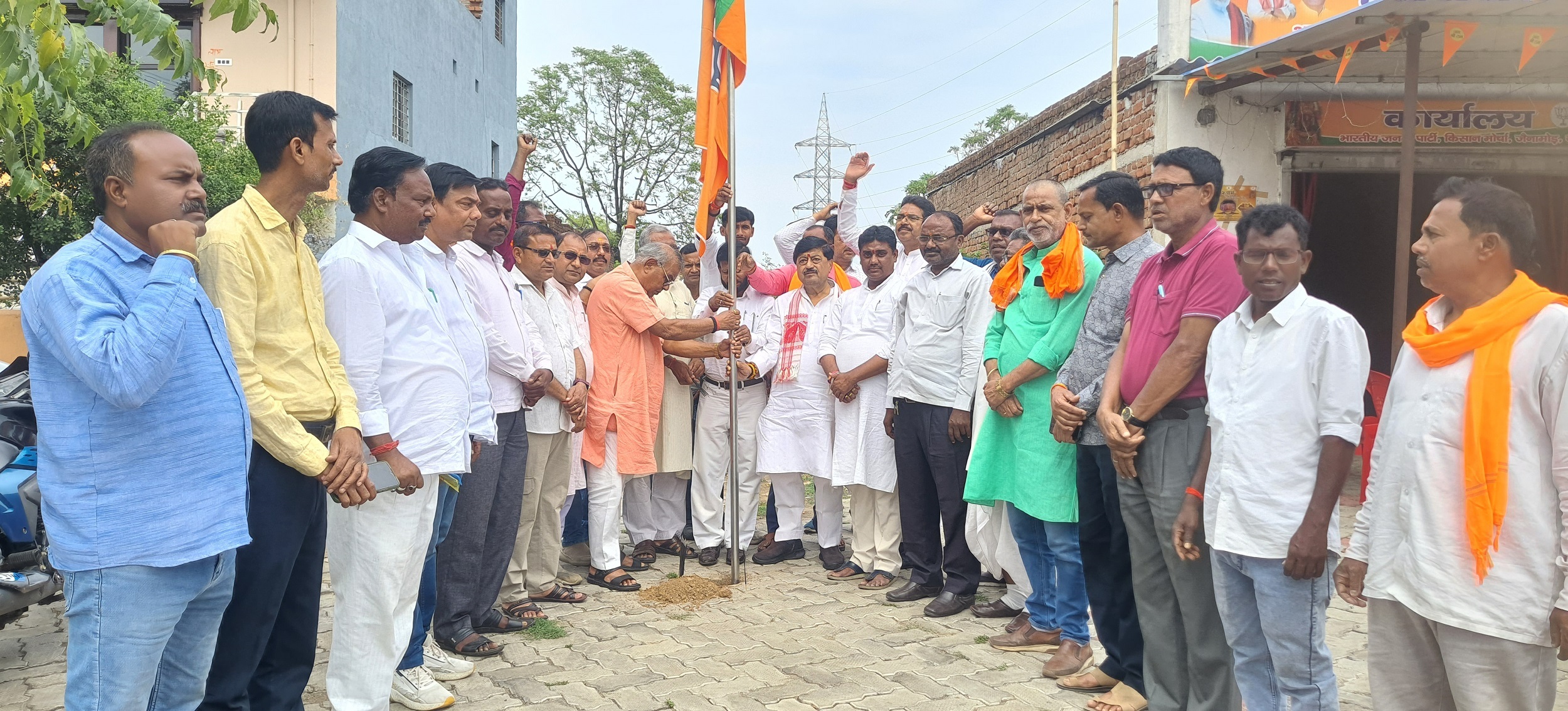 Bokaro News : जैनामोड़ और पेटरवार में भाजपा का स्थापना दिवस मना