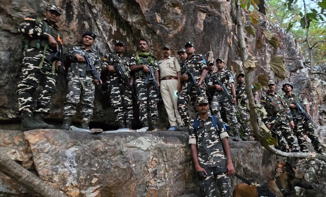 एसएसबी की डी-माइनिंग ऑपरेशन में हथियार व कारतूस बरामद
