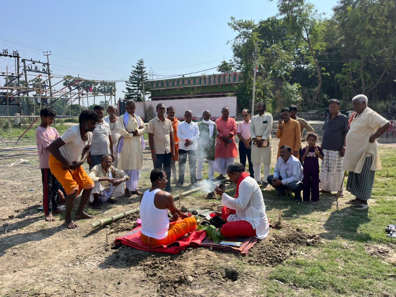 टीकारामपुर में नवाह महायज्ञ सह प्राण प्रतिष्ठा को लेकर किया गया भूमि पूजन