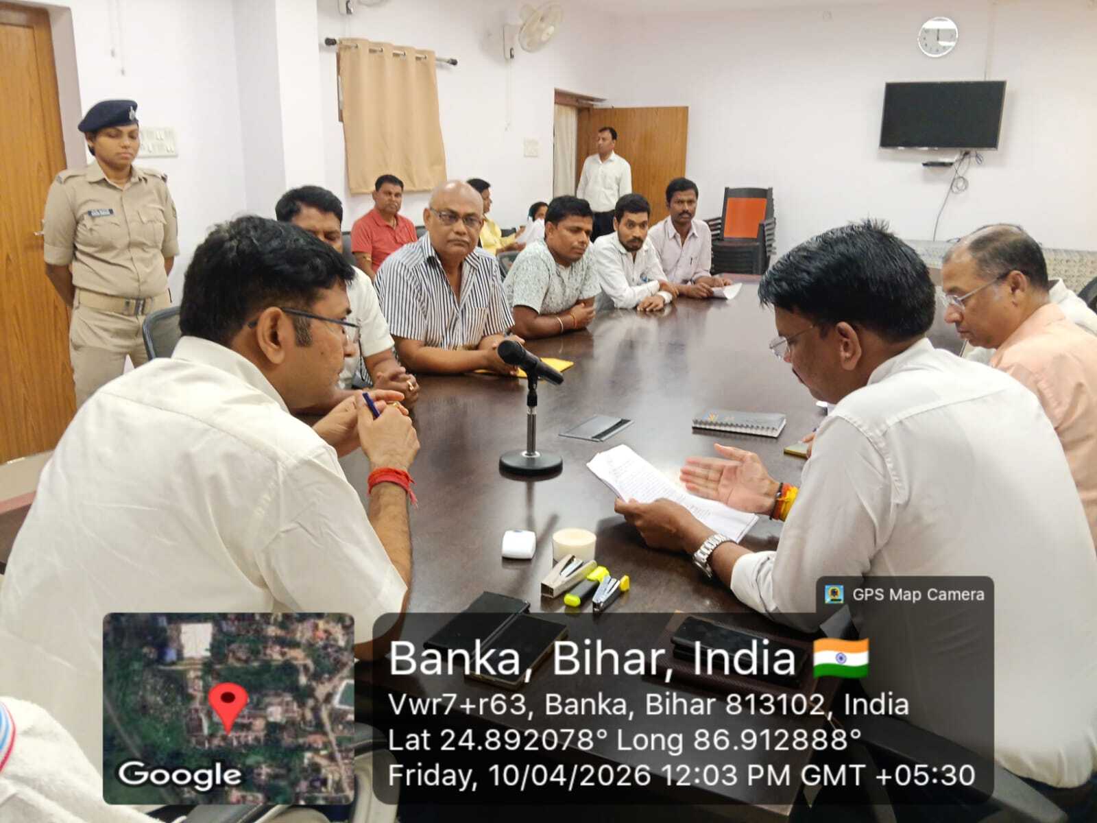 डीएम ने सुनी फरियादियों की समस्या, त्वरित निष्पादन का दिया निर्देश