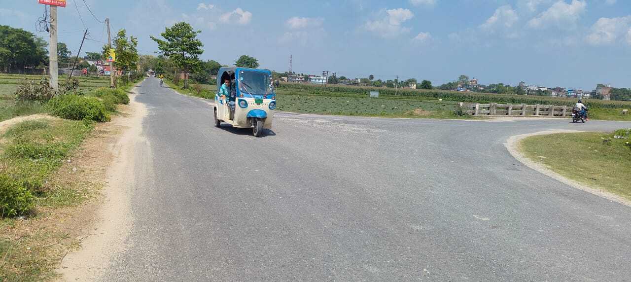 अंतरराष्ट्रीय सीमा से पहले ही थम गई सड़कें, कैसे बनेगा कस्टम कार्यालय