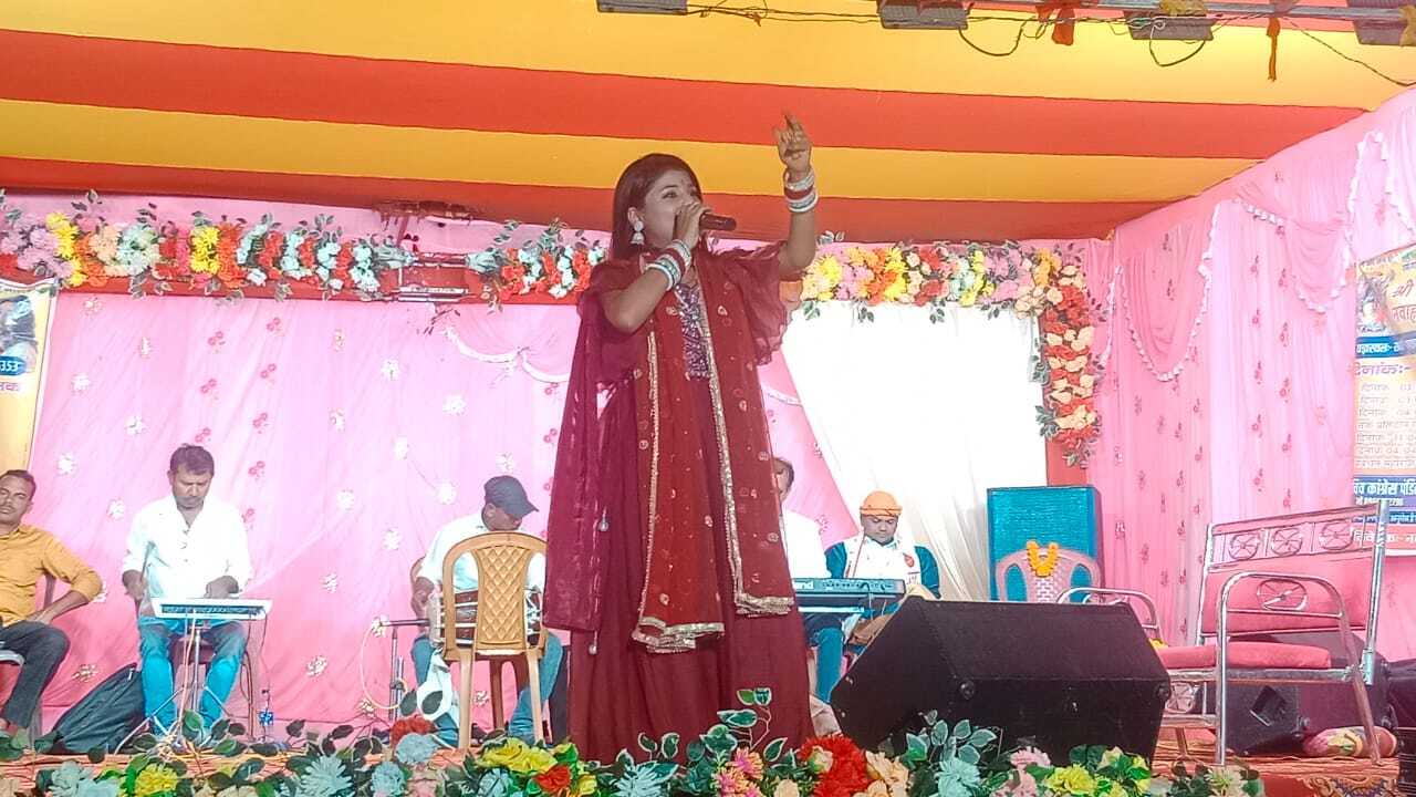 सबके रखवाला शिवजी डमरू वाला….. भजन पर झूमे श्रोता
