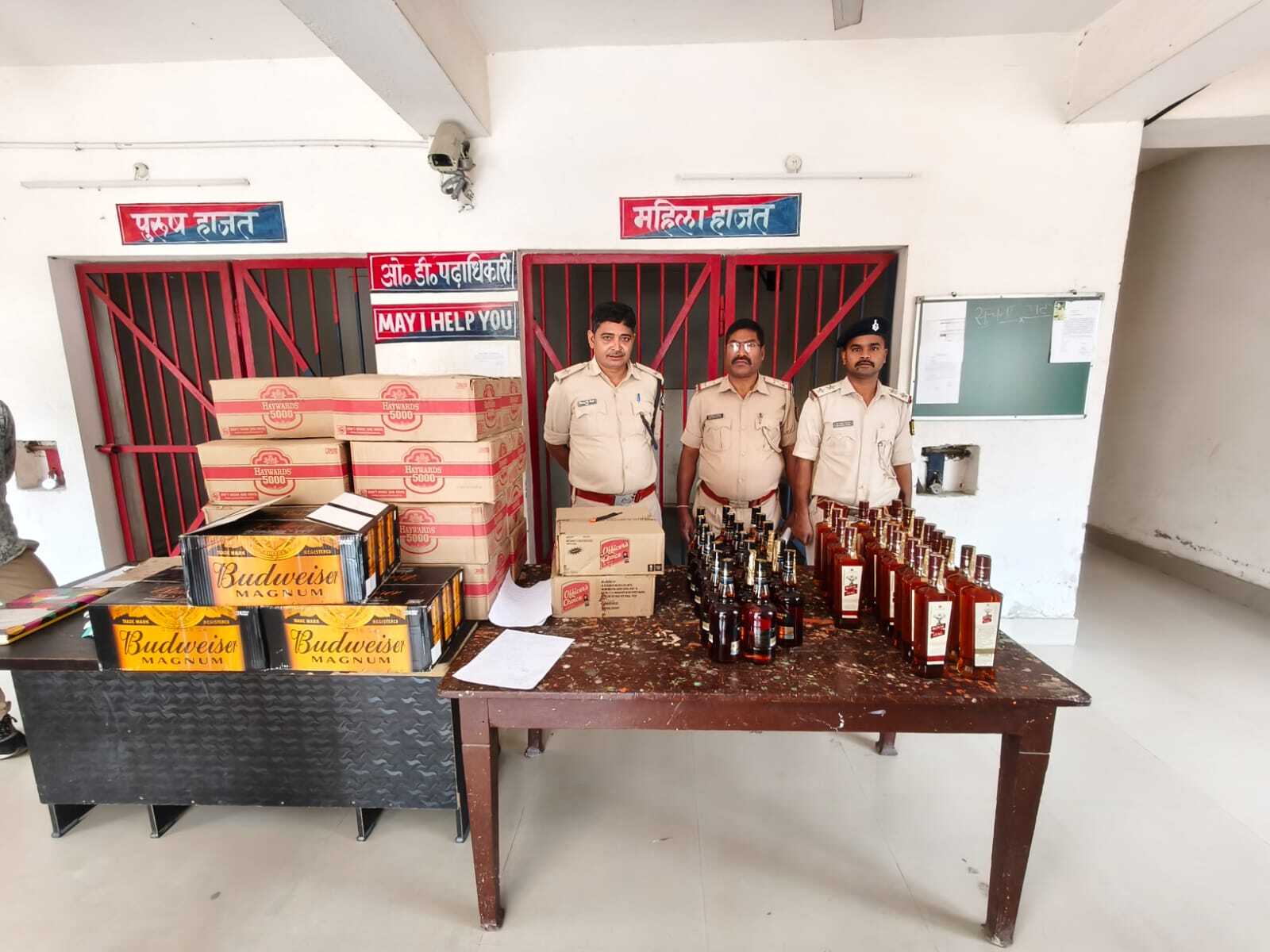 कार से 264 लीटर विदेशी शराब जब्त, एक तस्कर गिरफ्तार