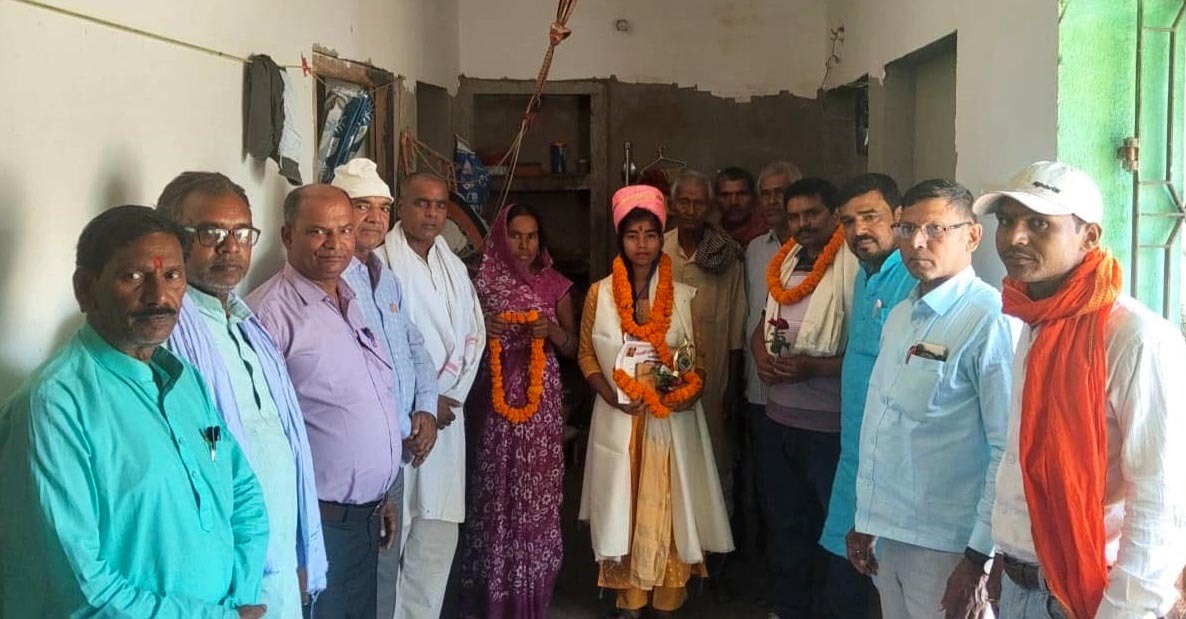 महासभा ने मेधावी छात्रा अंकिता को किया सम्मानित