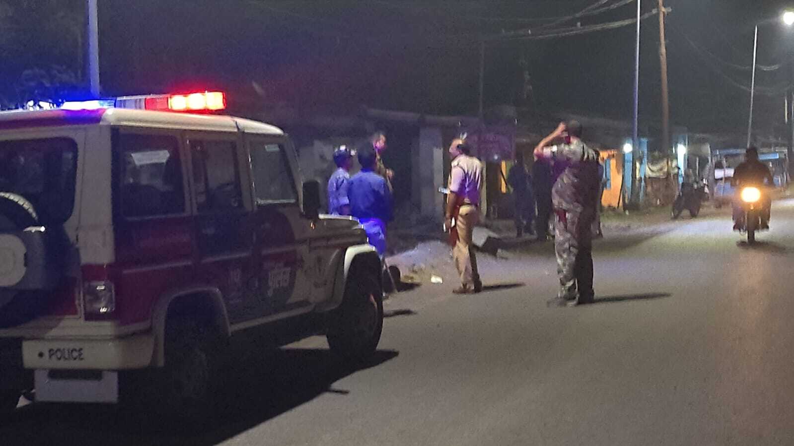 Dhanbad News: कैलूडीह में दो गुटों में पत्थरबाजी, फायरिंग
