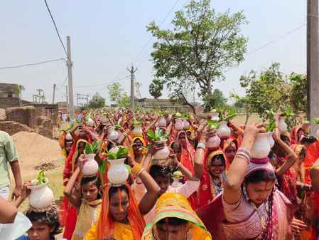नयाडीह गांव में श्रीमद् भागवत कथा का भव्य शुभारंभ