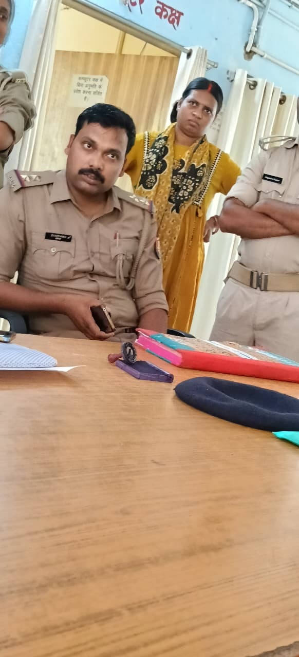 16 लाख की चोरी मामले में पहुंची प्रयागराज पुलिस, एक को पकड़ा