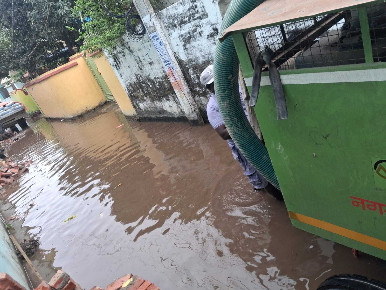 Purnea भारी बारिश के बाद पूर्णिया नगर निगम ने लगाई मशीनरी, जलजमाव से मिली राहत