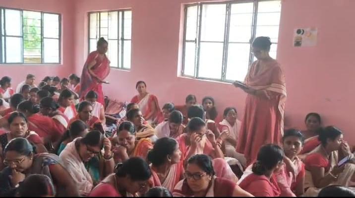 Lakhisarai News : स्व-गणना को लेकर आंगनबाड़ी सेविकाओं को दिया गया विशेष प्रशिक्षण
