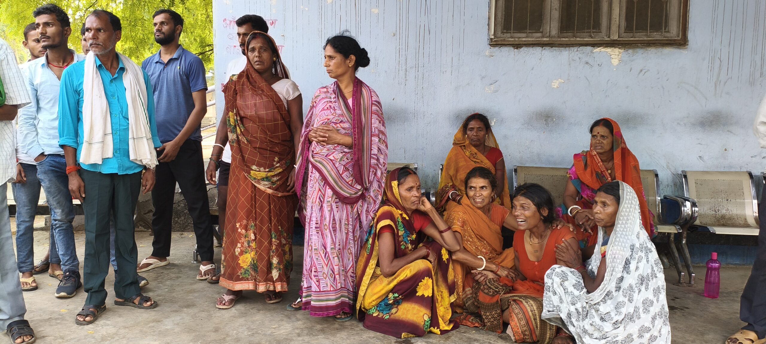 जलालपुर में विवाहिता की संदिग्ध हालात में मौत, दहेज हत्या का आरोप