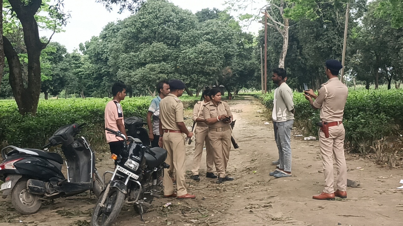 पुलिस स्मैक के विरुद्ध लगातार चला रही अभियान , 69 पुड़िया स्मैक के साथ चार युवक गिरफ्तार