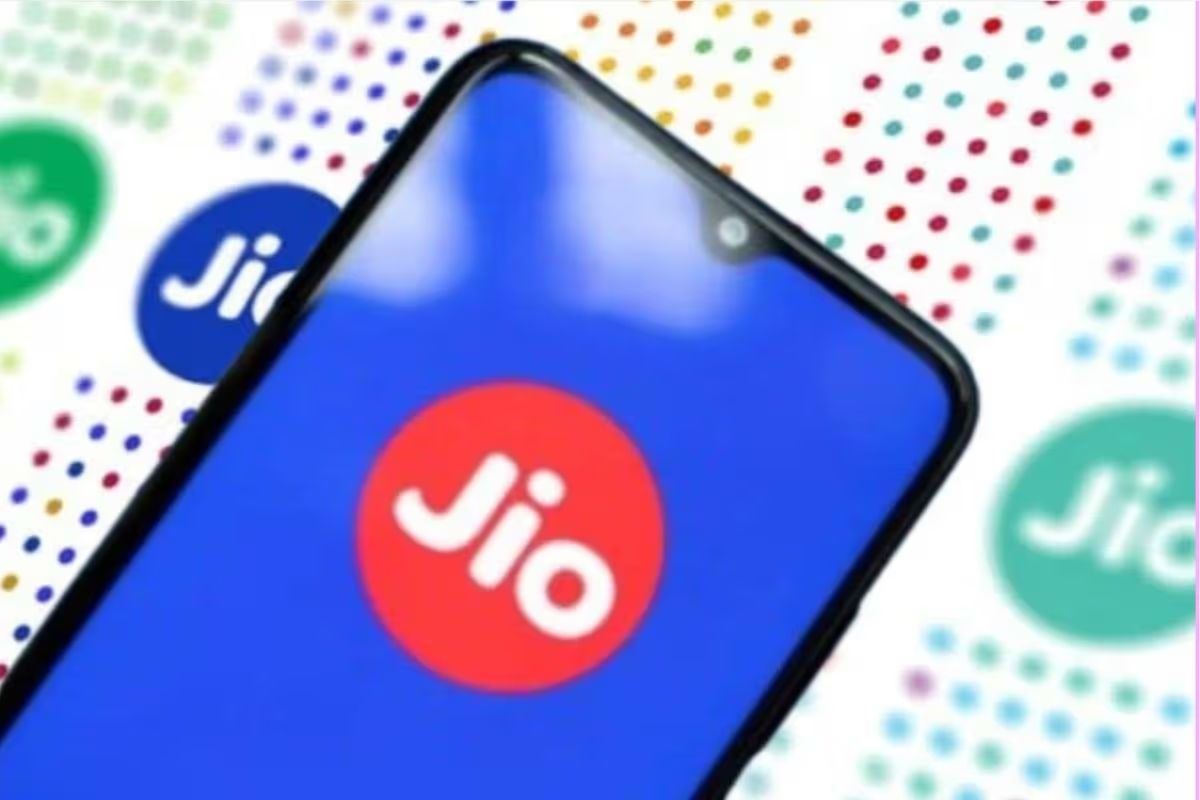 Jio का सबसे सस्ता रिचार्ज, डेली 2GB डेटा और अनलिमिटेड कॉलिंग