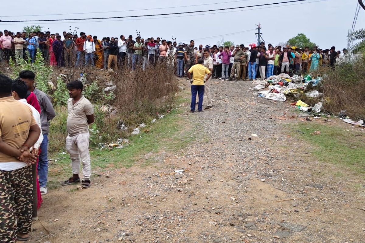 कोडरमा से बोरे में मिला लापता महिला का शव, पति पर हत्या का आरोप