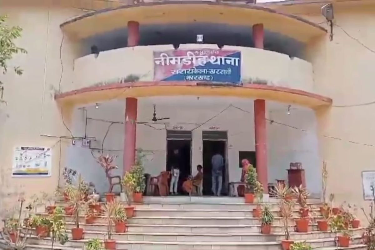 सरायकेला में शादी के दिन घर में चोरी की कोशिश, ग्रामीणों ने 5 चोर दबोचे