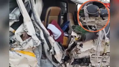 आंध्र प्रदेश में बोलेरो और ट्रक की टक्कर, 8 की मौत