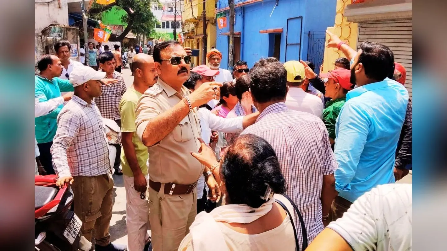आसनसोल के बुद्धा ग्राम में चुनावी घमासान, BJP-TMC कार्यकर्ताओं में झड़प