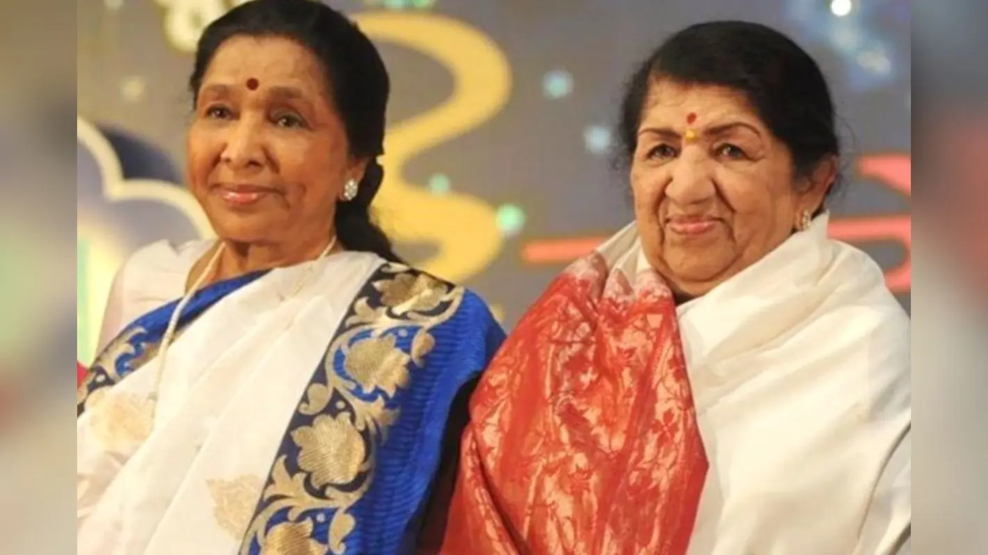 जब बहन लता मंगेशकर के निधन पर टूट गई थीं आशा भोसले, कही थी ये दिल तोड़ने वाली बात