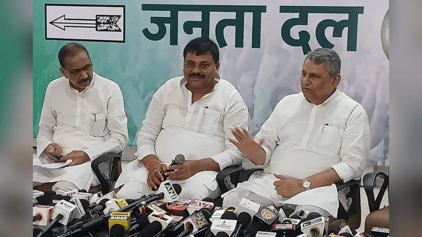 सीएम सम्राट के विश्वास मत से पहले विजय चौधरी का दावा, ‘सरकार नई लेकिन रास्ता पुराना’