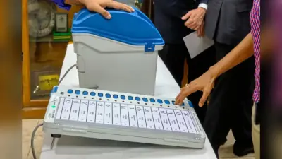 बिहार पंचायत चुनाव में पहली बार EVM से वोटिंग, हर बूथ पर लगेंगी 6 मशीनें, क्या है इलेक्शन कमीशन की तैयारी?