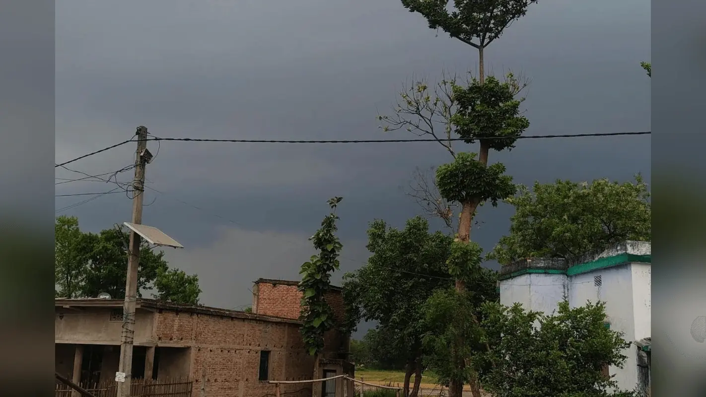 पूर्णिया-मधुबनी में आधी रात को गिरे ओले, आज इन 15 जिलों में तेज आंधी-बारिश का अलर्ट